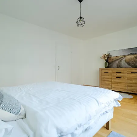 Near Sky Park & Nivy Mall With Free Parking By Ambiente Bratislava