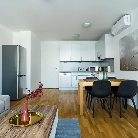 Apartment Near Sky Park & Nivy Mall With Free Parking By Ambiente Bratislava