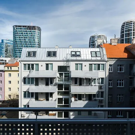 Near Sky Park & Nivy Mall With Free Parking By Ambiente Apartamento Bratislava
