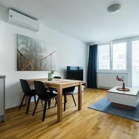 Near Sky Park & Nivy Mall With Free Parking By Ambiente Apartment Bratislava