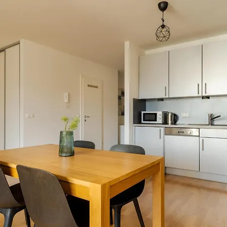 Apartment Near Sky Park & Nivy Mall With Free Parking By Ambiente *