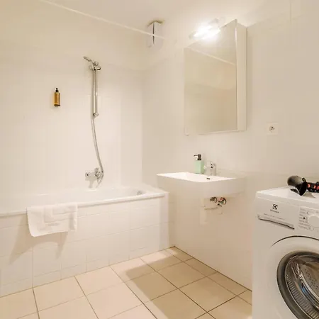 Near Sky Park & Nivy Mall With Free Parking By Ambiente Apartamento Bratislava