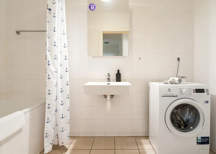 Near Sky Park & Nivy Mall With Free Parking By Ambiente