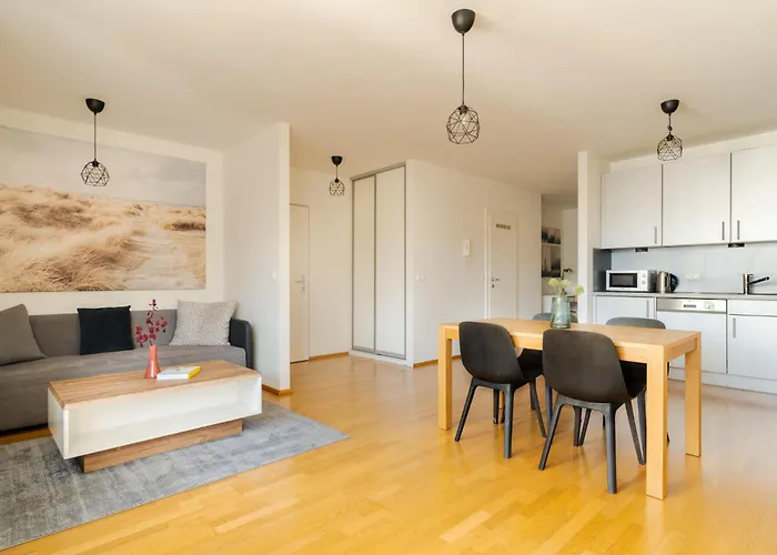 Near Sky Park & Nivy Mall With Free Parking By Ambiente Apartament