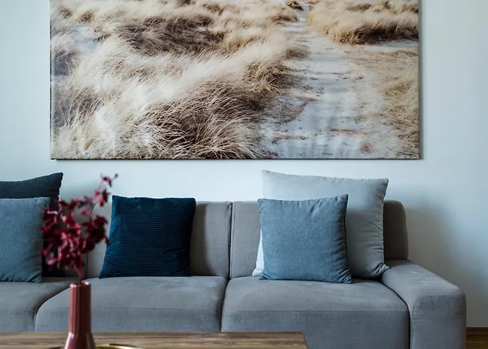 Near Sky Park & Nivy Mall With Free Parking By Ambiente *