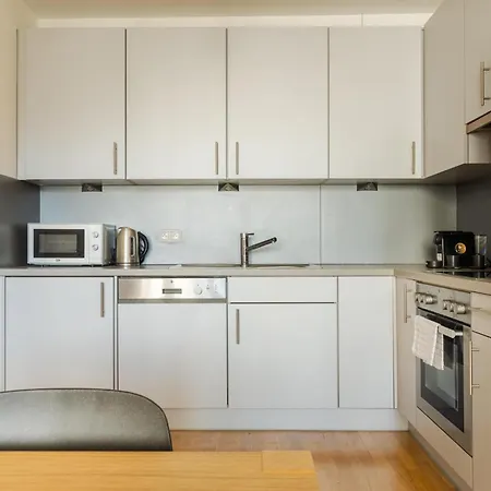 Near Sky Park & Nivy Mall With Free Parking By Ambiente Appartement Bratislava