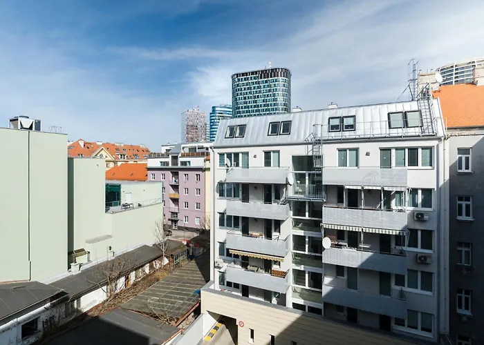 Near Sky Park & Nivy Mall With Free Parking By Ambiente Bratislava