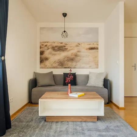 Near Sky Park & Nivy Mall With Free Parking By Ambiente * Pozsony