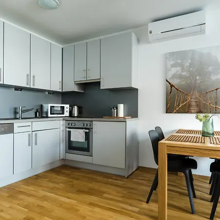 Near Sky Park & Nivy Mall With Free Parking By Ambiente *